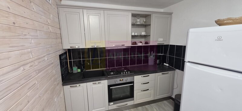 Vila de vanzare cu 8 camere si garaj in Busteni