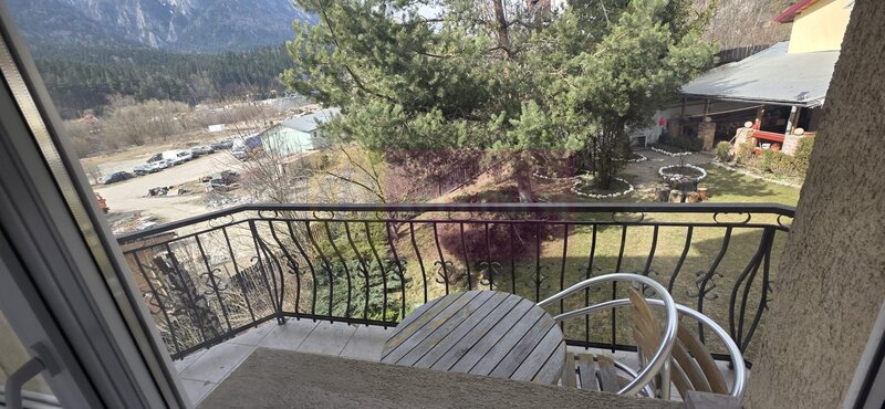 Vila de vanzare cu 8 camere si garaj in Busteni